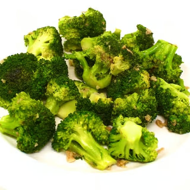 Sautéed Spinach or Broccoli.